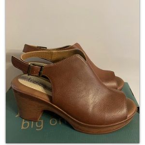 b.o.c Shelia Light Brown PU Slingback Clogs